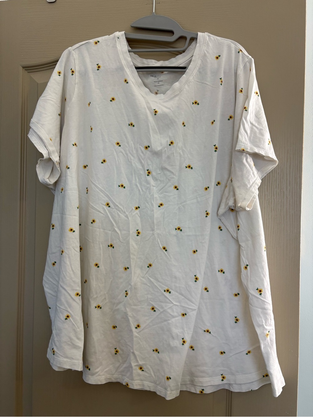 Old Navy White Short Sleeve Tee with Small Yellow Floral Embroidery